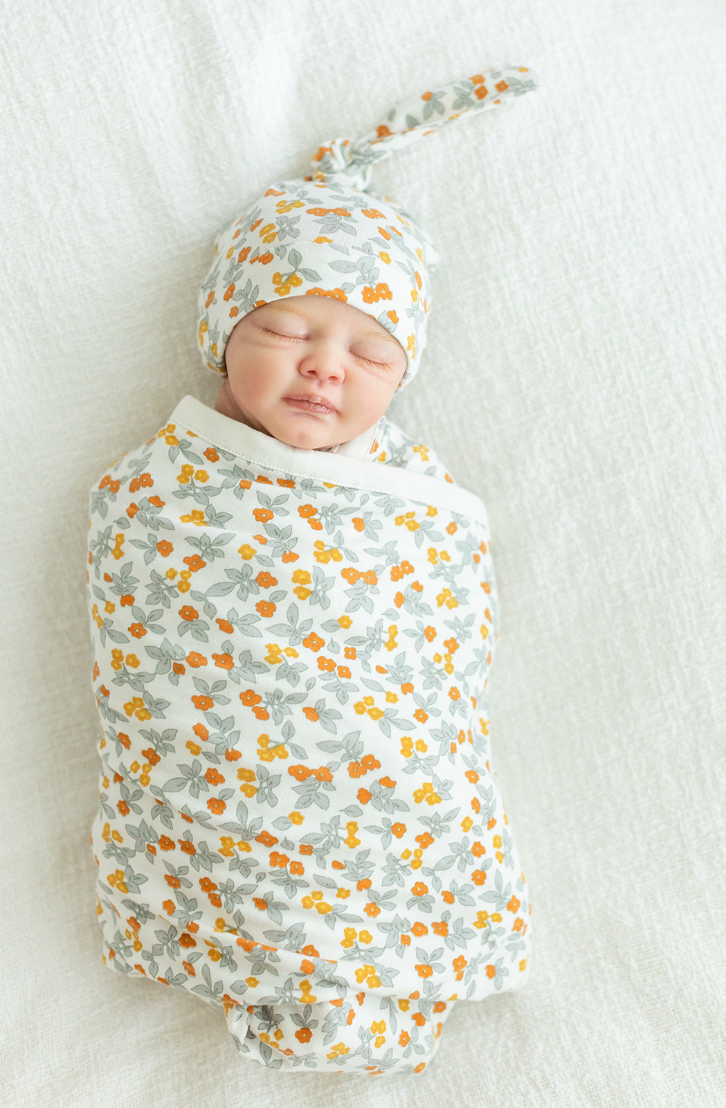 Fashion swaddle blanket and hat set